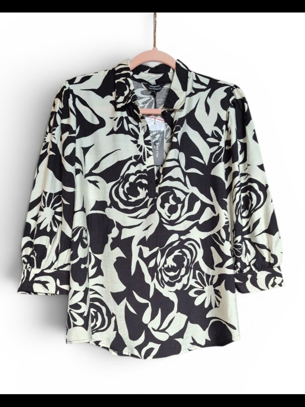 NWT Black & White Mlle Gabrielle Floral 3 Quarter Sleeve & Top Buttons Medium